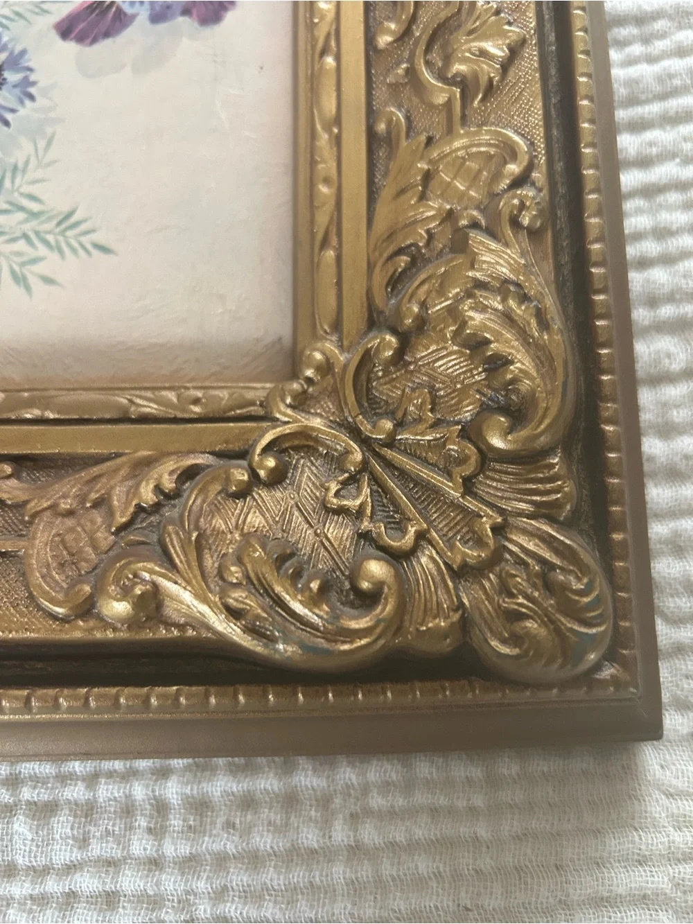 Unbranded vintage plastic